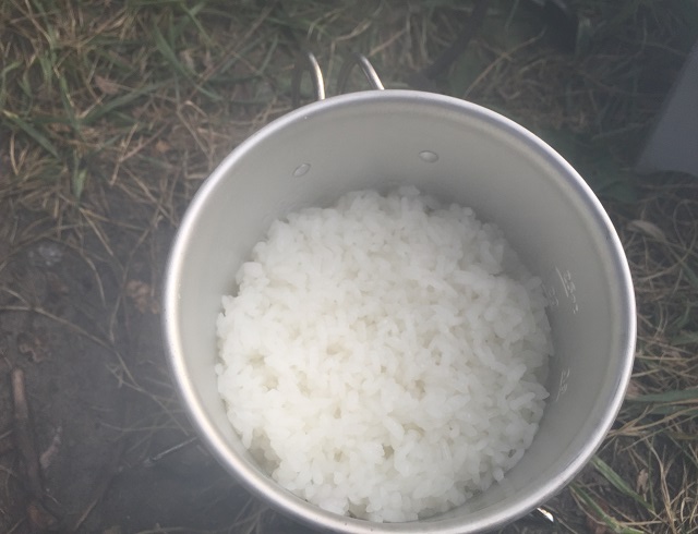 スノーピークのクッカーで米を炊く (4)