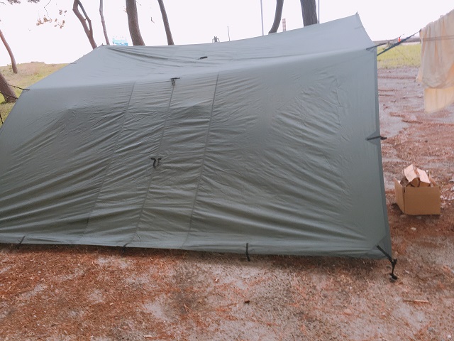 ソロキャンプで使うDDタープのサイズ４×４の大きさはデカ過ぎる 