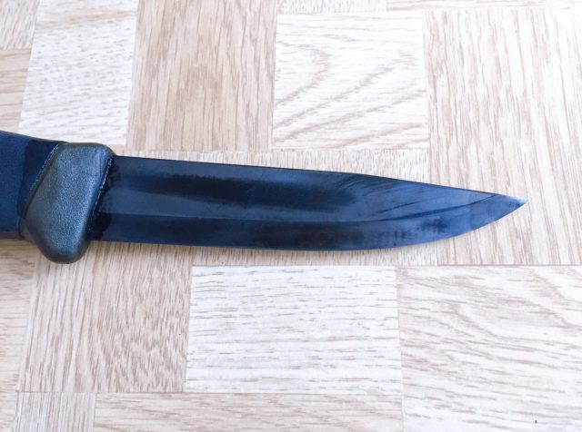 モーラナイフの黒錆加工